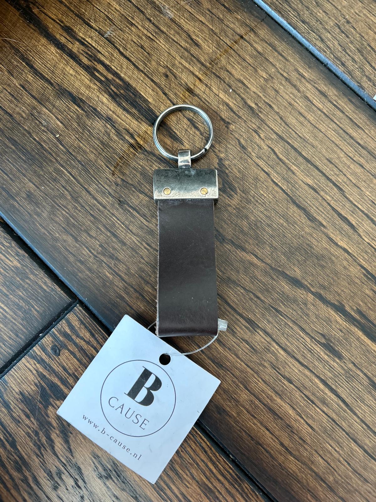 Schlüsselanhänger B-Cause dunkelbraun