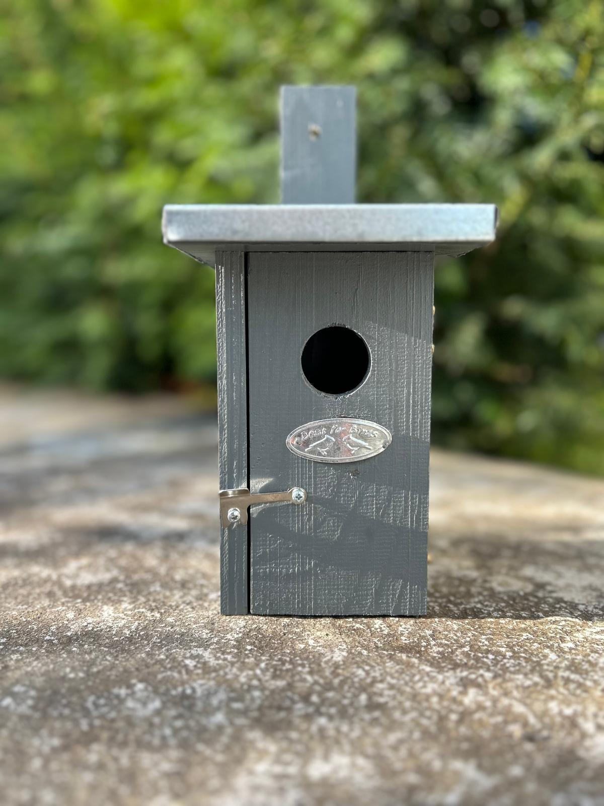 Esschert Design Nistkasten Zaunkönig Vogelhaus Grau