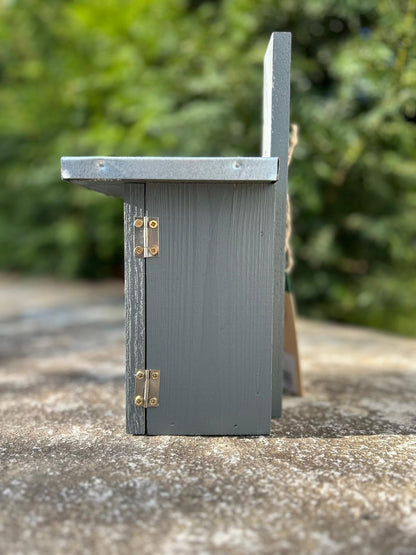 Esschert Design Nistkasten Zaunkönig Vogelhaus Grau